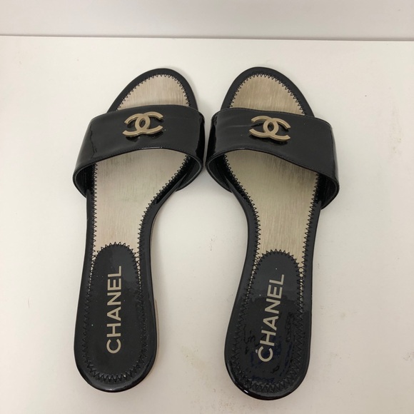 SOLD🚫Chanel Patent Leather Sandals - Picture 2 of 4